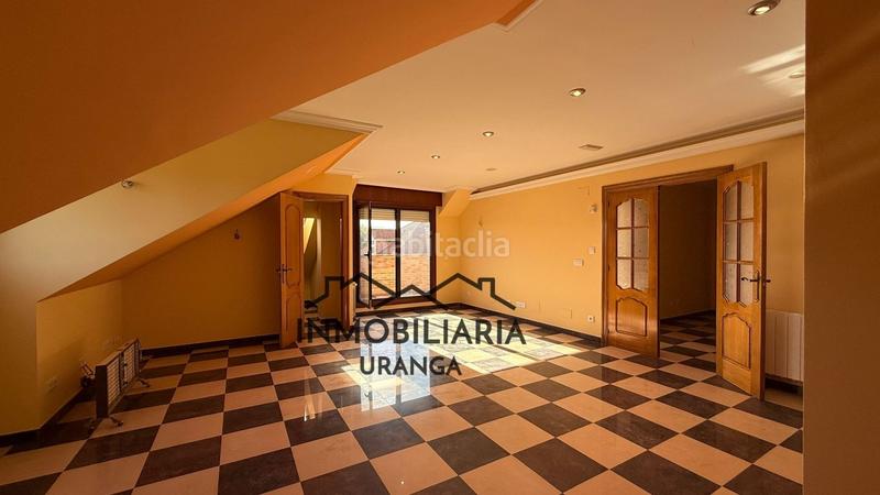 Foto 96dbacec-91cf-462f-94f0-030b4ecff957. Flat with heating parking in Bárcena de Cicero