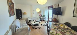 Pis  La espire. Piso bajo con terraza, garaje y piscina en urbanización privada