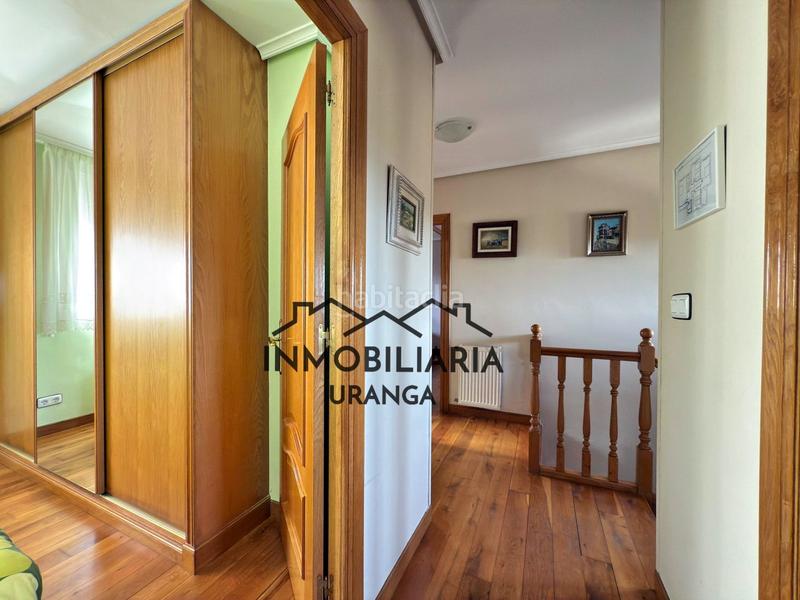 Foto 4035a4a3-a5cf-4594-be32-837a635b4002. Casa en exclusiva chalet independiente en seña con amplias estancias y zona exterior privada en Limpias