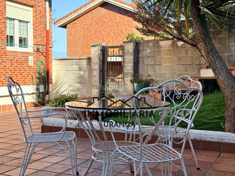 Foto 7791c3dd-d17f-47be-9c34-52f7055a6872. Casa en exclusiva chalet independiente en seña con amplias estancias y zona exterior privada en Limpias