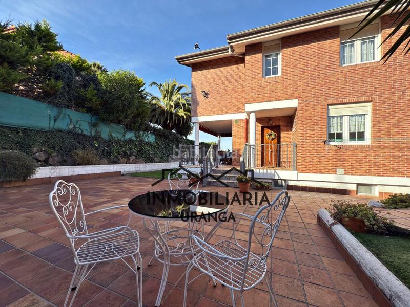 Foto 886d71eb-6dfe-4fc8-9857-e05f7eae8f93. Casa en exclusiva chalet independiente en seña con amplias estancias y zona exterior privada en Limpias