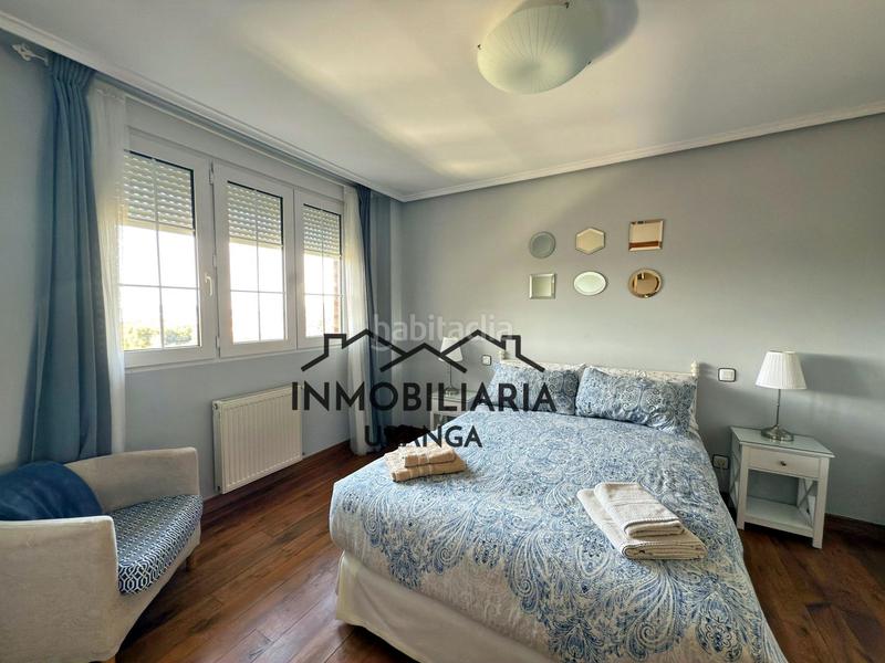 Foto a9a407ff-f0ae-468f-9878-5f6b92ed4c91. Casa en exclusiva chalet independiente en seña con amplias estancias y zona exterior privada en Limpias