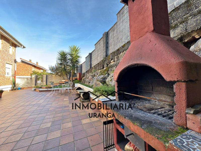 Foto b10d71ba-dd06-4d38-aa5d-c0aadd5ef54e. Casa en exclusiva chalet independiente en seña con amplias estancias y zona exterior privada en Limpias