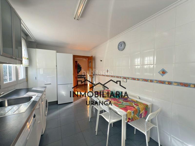 Foto f7677778-d17d-4ceb-9a72-5e107e585b8d. Casa en exclusiva chalet independiente en seña con amplias estancias y zona exterior privada en Limpias