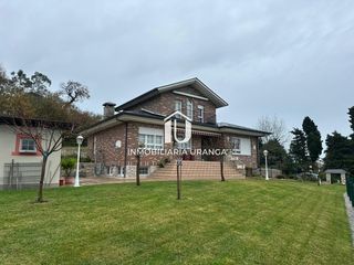 Casa  Sorriba. Magnífico chalet independiente en gama