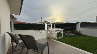 Casa  Villanueva. Chalet independiente en meruelo  diseño en una planta, eficienci
