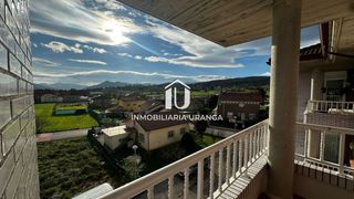 Pis  Camino del rio. Piso exclusivo y luminoso con terraza en bárcena de cicero
