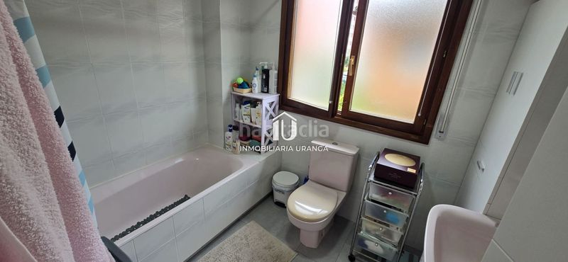Foto 5d8d459a-da3a-453d-a4b7-d6f8093c2335. Casa amb calefacció a El Puntal Laredo