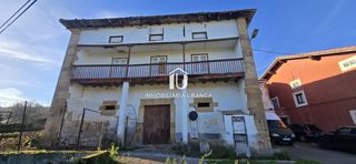 Maison  Voto. Casona de piedra para reformar con amplio terreno en voto