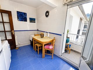 Etagenwohnung  Ochandiano. Amplio piso en exclusiva en el centro de laredo  fachada reforma