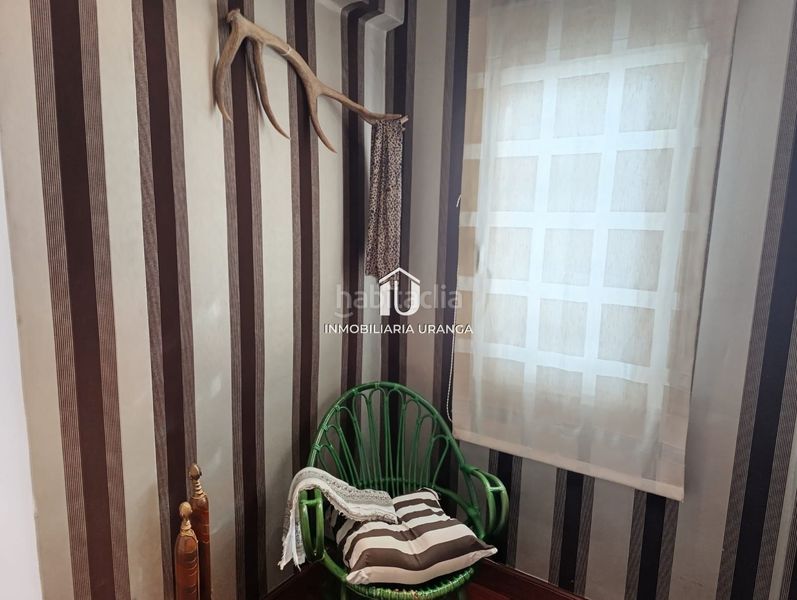 Foto b31fce7c-a3e0-4f5c-a5d8-30657371e551. Piso amplio piso en exclusiva en el Centro fachada reformada en Laredo