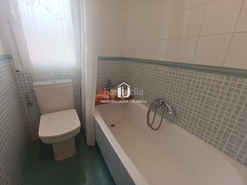 Foto b6577bf3-1753-42e5-8b6e-a7e6ed936923. Piso amplio piso en exclusiva en el Centro fachada reformada en Laredo