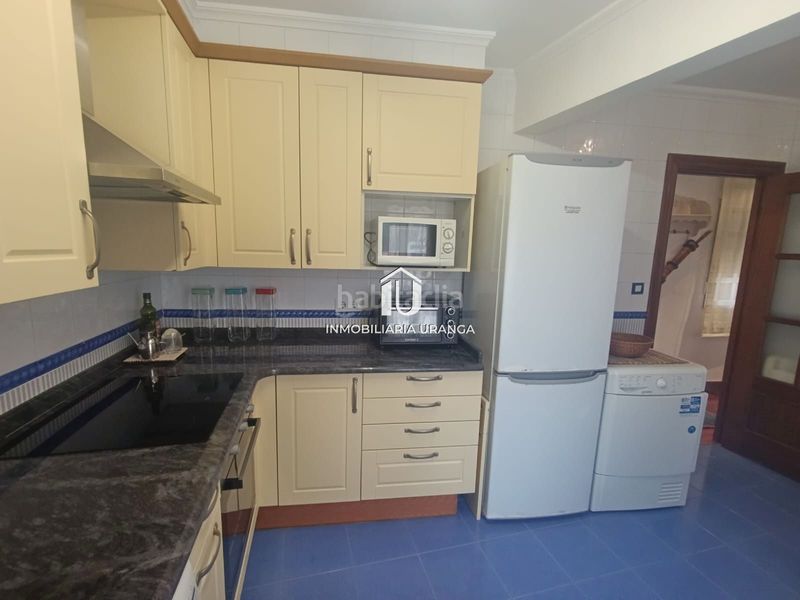 Foto bd6d49f7-03fa-457d-9d76-2b50e83da355. Piso amplio piso en exclusiva en el Centro fachada reformada en Laredo