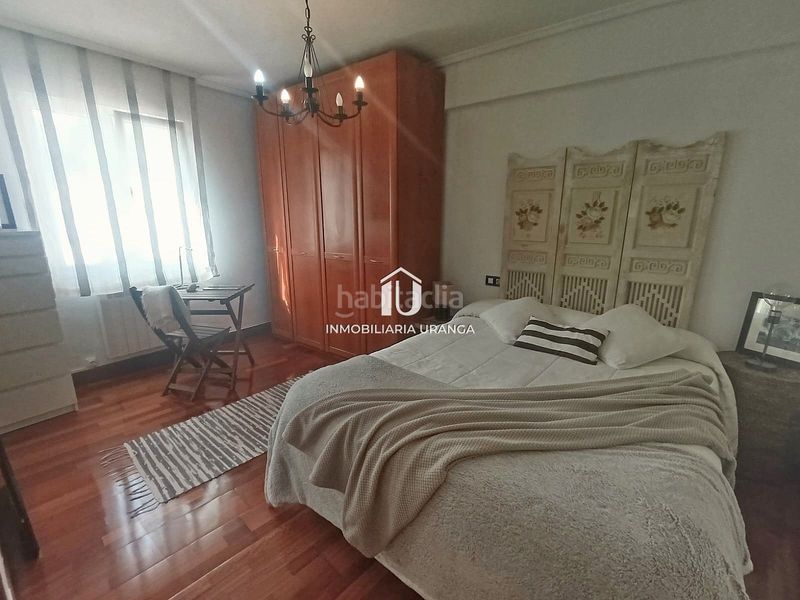 Foto ca477571-acc6-451d-8ebf-4c8d2626c22d. Piso amplio piso en exclusiva en el Centro fachada reformada en Laredo