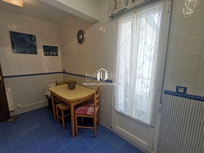 Foto dc7bc252-600e-4603-b913-43572781fc73. Piso amplio piso en exclusiva en el Centro fachada reformada en Laredo