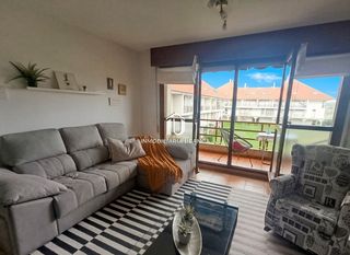 Zweistöckige Wohnung in Ajo. Dúplex con terraza, piscina comunitaria y trastero en ajo bareyo