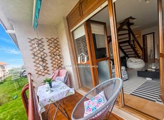 Duplex à Ajo. Dúplex con terraza, piscina comunitaria y trastero en ajo bareyo
