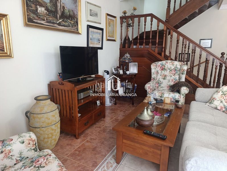 Foto 1fd9290e-50ac-4666-8320-27097c02e15b. Casa amb calefacció piscina a El Puntal Laredo
