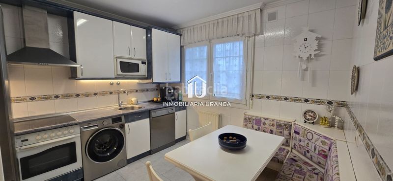 Foto b37d11e3-653b-4062-b908-bdd3e2e0d81b. Casa amb calefacció piscina a El Puntal Laredo