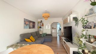 Appartement  Tinaco. Piso en exclusiva reformado de 3 habitaciones con balcón en lare