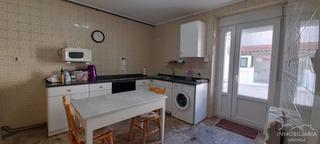 Maison  Doctor velasco. Casa adosada en el centro de laredo con patio de 70 m