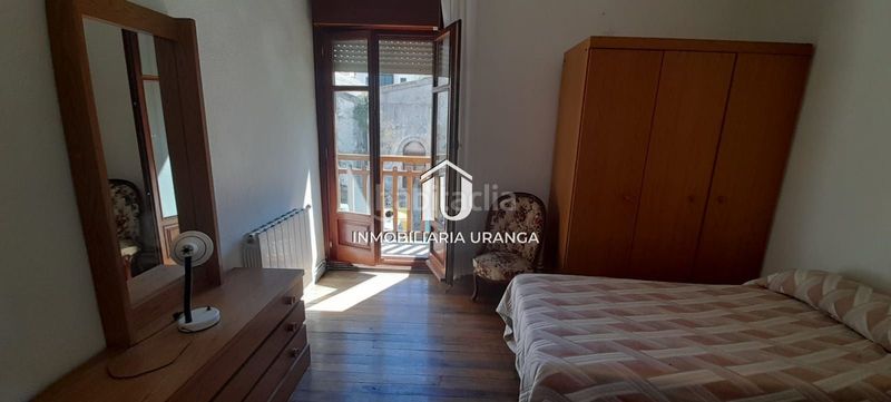 Foto 7dde39e0-dcaf-407f-8baa-26dad4980d5a. Casa amb calefacció a Centro Laredo