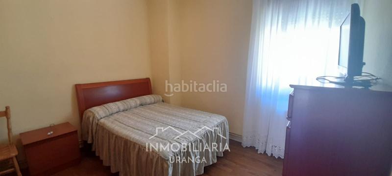Foto b54ae645-cd98-4b41-a5b4-8cdd50a9ff3a. Casa amb calefacció a Centro Laredo