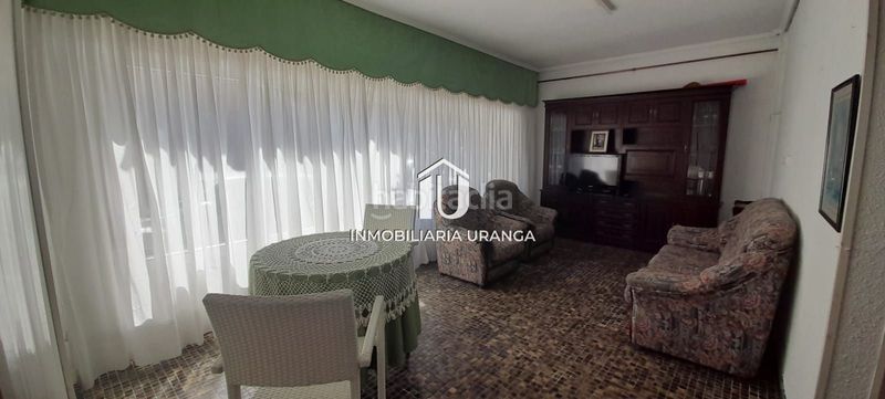Foto c921dd09-1fcd-4da1-89bd-e91c7ca52d96. Casa amb calefacció a Centro Laredo
