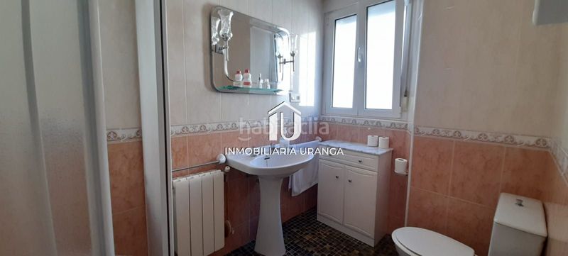 Foto d399aa62-70ca-4c63-9cea-8f28b67325f9. Casa amb calefacció a Centro Laredo