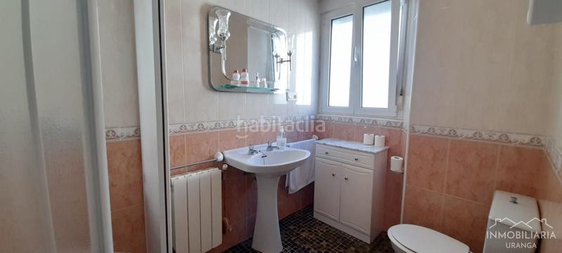 Foto f25cb9f1-8c59-4227-86d6-d75451967a93. Casa amb calefacció a Centro Laredo