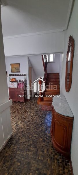 Foto f2724a7c-6b89-40d3-891e-66be81f21345. Casa amb calefacció a Centro Laredo