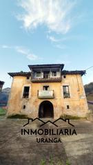 Casa  Caburrau. Casona con terreno urbano de 1.900 m en junta de voto