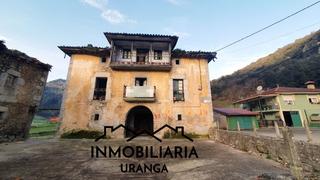 Maison  Caburrau. Casona con terreno urbano de 1.900 m en junta de voto