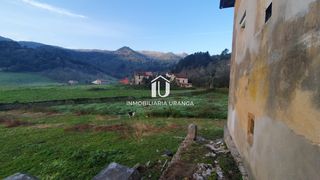 Casa  Caburrau. Casona con terreno urbano de 1.900 m en junta de voto