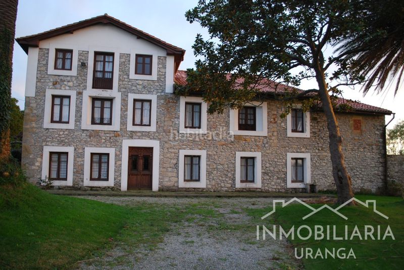 Foto 2aa1ec6e-d314-4360-ad15-c4036dba9788. Chalet casona montañesa de piedra con 5.000 m de terreno ideal para inversión o negocio rural en Ribamontán al Mar