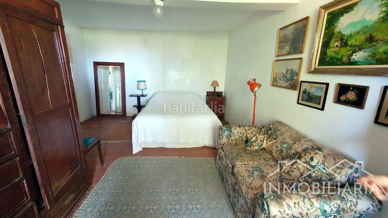 Foto 2aaa4ca3-2f8f-4a0f-ab01-265f48e82170. Chalet casona montañesa de piedra con 5.000 m de terreno ideal para inversión o negocio rural en Ribamontán al Mar