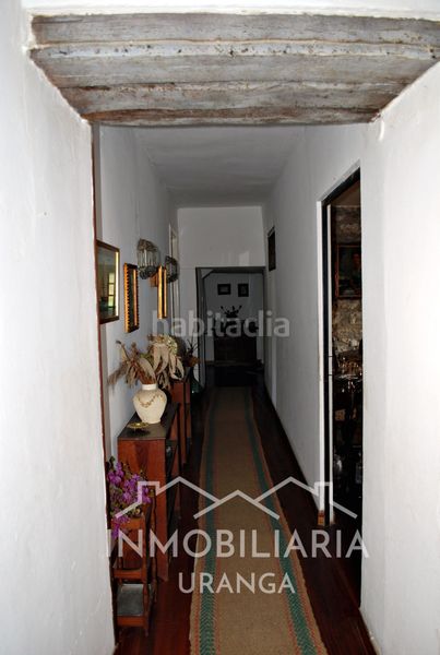 Foto 37cb9b7e-58d2-46ec-a944-620d7b03fa4a. Chalet casona montañesa de piedra con 5.000 m de terreno ideal para inversión o negocio rural en Ribamontán al Mar