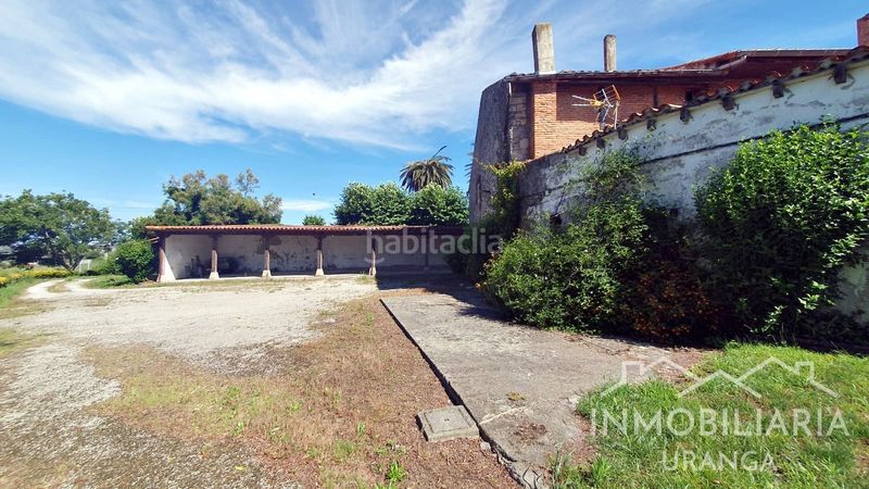 Foto 3a1f83e7-cb10-471e-8cad-46d9c549f978. Chalet casona montañesa de piedra con 5.000 m de terreno ideal para inversión o negocio rural en Ribamontán al Mar