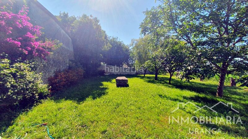 Foto 60128a3f-98e9-4e1c-a7b5-bb0ebff4fa5f. Chalet casona montañesa de piedra con 5.000 m de terreno ideal para inversión o negocio rural en Ribamontán al Mar