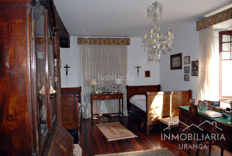 Foto 70fca3a4-3b8e-4c16-b561-d9aed2983aab. Chalet casona montañesa de piedra con 5.000 m de terreno ideal para inversión o negocio rural en Ribamontán al Mar
