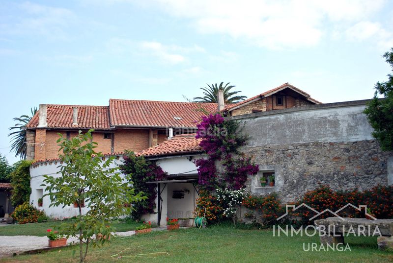 Foto 8af91ecf-9daf-4ac6-a7b0-32b8021120fa. Chalet casona montañesa de piedra con 5.000 m de terreno ideal para inversión o negocio rural en Ribamontán al Mar