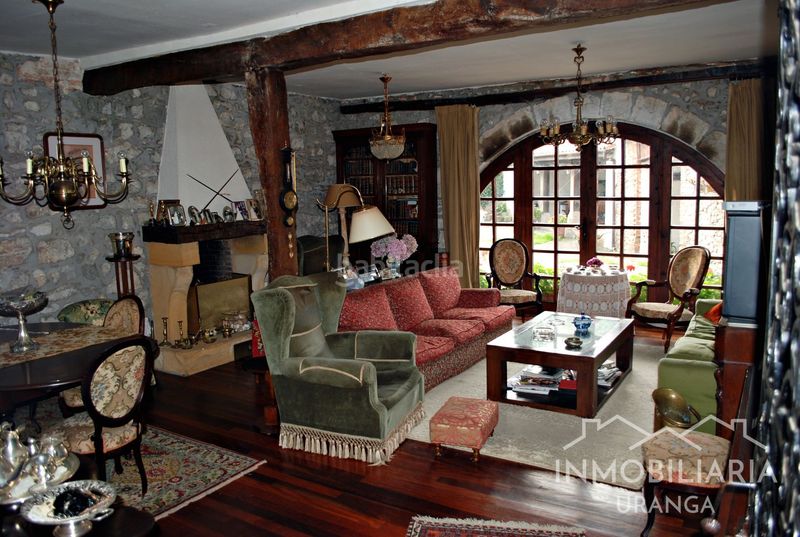 Foto b0967c3f-b4f7-44b5-bac3-e0b03d6332f6. Chalet casona montañesa de piedra con 5.000 m de terreno ideal para inversión o negocio rural en Ribamontán al Mar