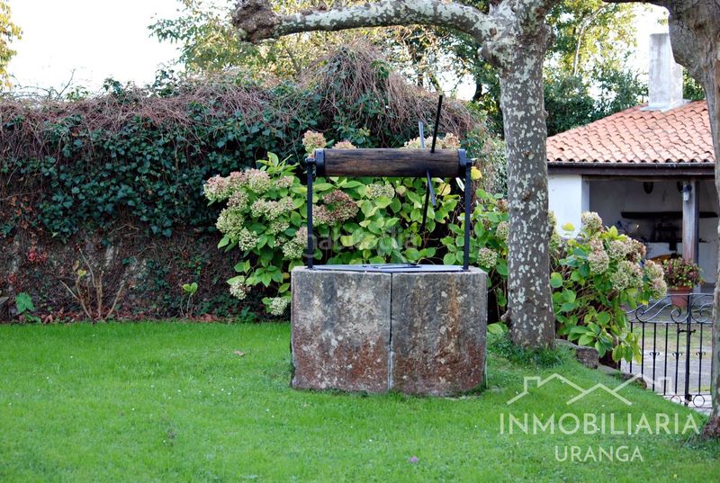 Foto b3291a49-a9d3-4e98-ad3b-f590a94299b9. Chalet casona montañesa de piedra con 5.000 m de terreno ideal para inversión o negocio rural en Ribamontán al Mar