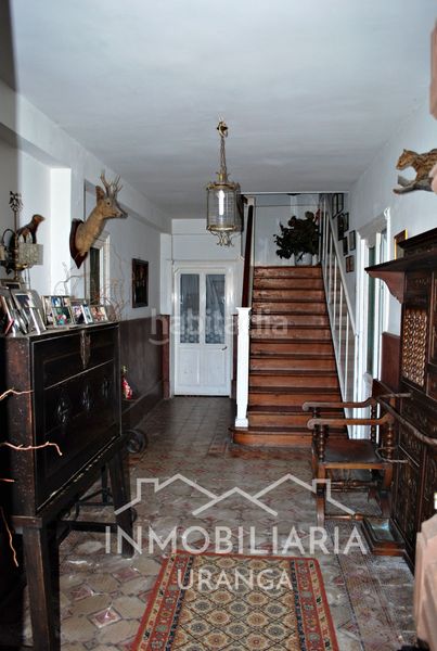 Foto b49703ba-7fa1-44bc-8b19-9cf263eab6c2. Chalet casona montañesa de piedra con 5.000 m de terreno ideal para inversión o negocio rural en Ribamontán al Mar