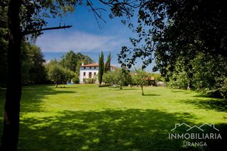 Edificio  Zurullao. Hotel con encanto en casona montañesa del siglo xvii, con spa y