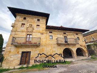 Casa a Rasines. Casa torre histórica en rasines