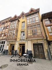 Pis  Melchor torio. Edificio de 634 m para reformar en el centro de ampuero  oportun