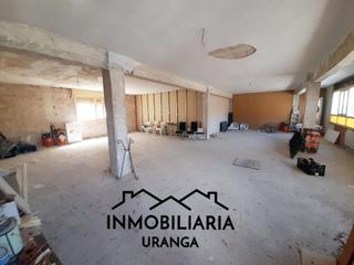 Piso  Miguel cervantes. Amplio inmueble con múltiples posibilidades en el centro de rama