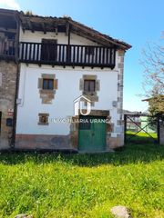 Maison  Balbacienta. Casa de pueblo adosada de 288 m con terreno en guriezo