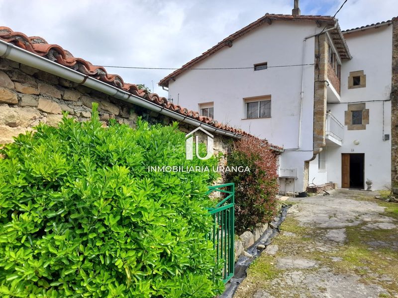 Foto dbf517d0-3eb2-40cb-a46f-8da23e680f1d. Casa amb calefacció a Guriezo